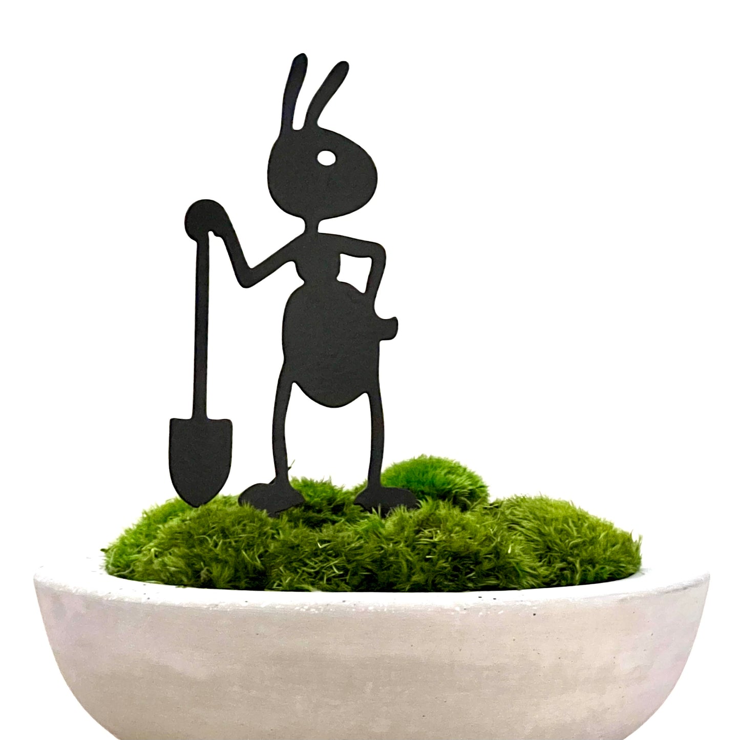 Ant with shovel