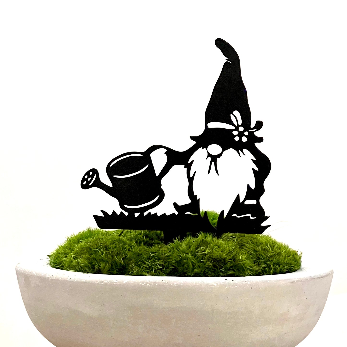 Gnome with watering can (small)